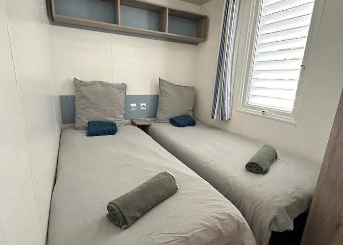 Large Mobile Home On 4Star Camping
